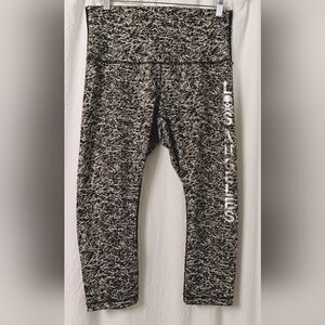 Lululemon High Rise Green Camo Los Angeles Leggings 10 Womens Crop Wunder Under